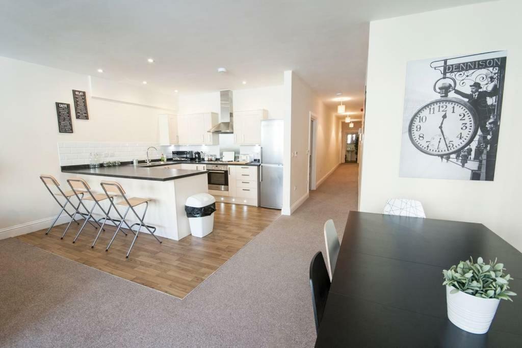 The Broadmead Forest - Spacious City Centre 3Bdr Apartment Bristol Eksteriør bilde